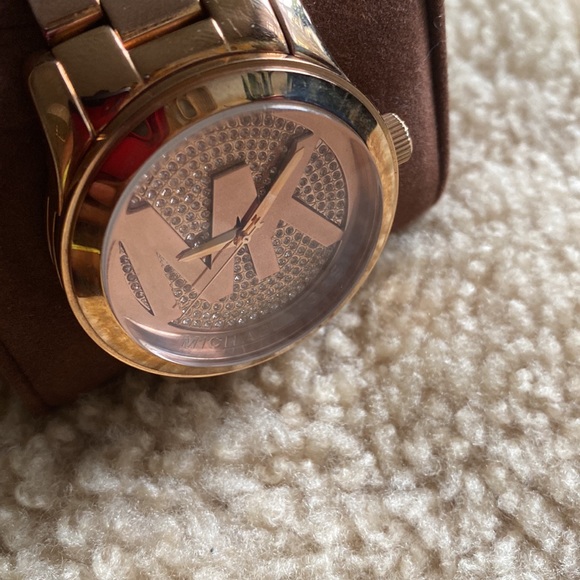 Michael Kors Women\'s Runway Rose Gold-Tone Watch MK5661